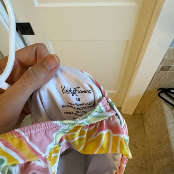 Adorable Kenny Flowers Girls Tropical Swimsuit - Picture 2 of 2